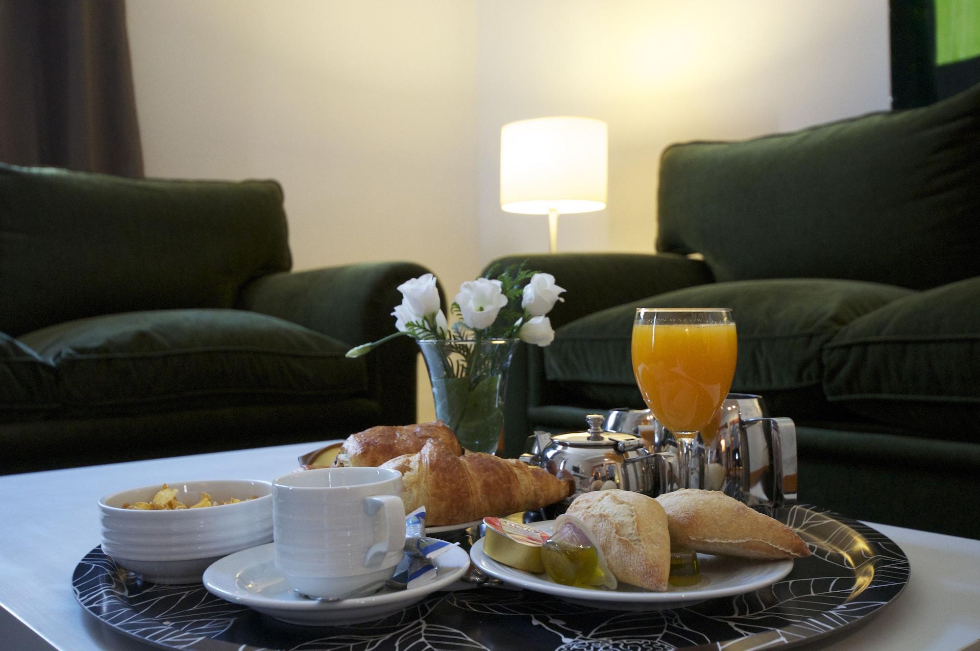Suite Prado Мадрид Екстериор снимка